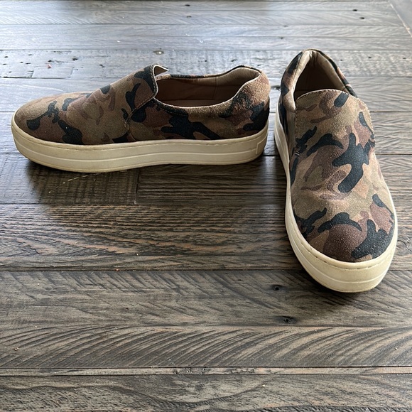 J Slides Women’s Slip On Shoes - Picture 2 of 4